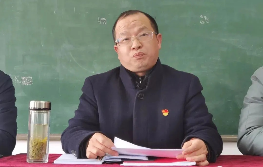 松滋市教师进修学校党总支书记,校长   欧阳德全欧阳德全校长最后发表